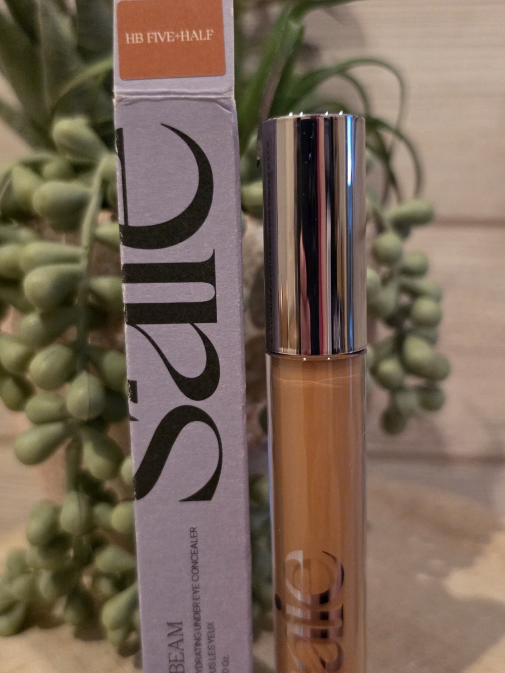 Saie Liquid Concealer HB Five+Half Warm Tan